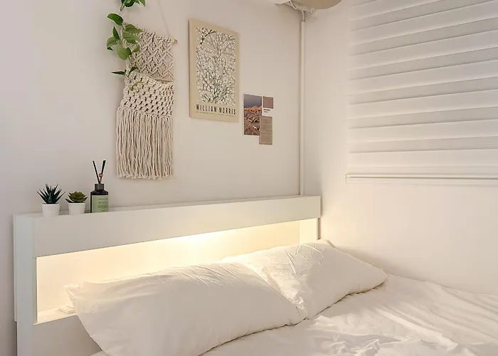Apartment Boutique, Gangnam - Foreigners Only